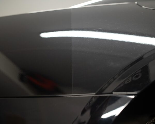 Wosk grafenowy Tonyin Graphene Coating Wax zapewnia do 8 miesięcy ochrony lakieru, wysoki połysk, efekt hydrofobowy i głębię koloru. Idealny do auto detailingu.